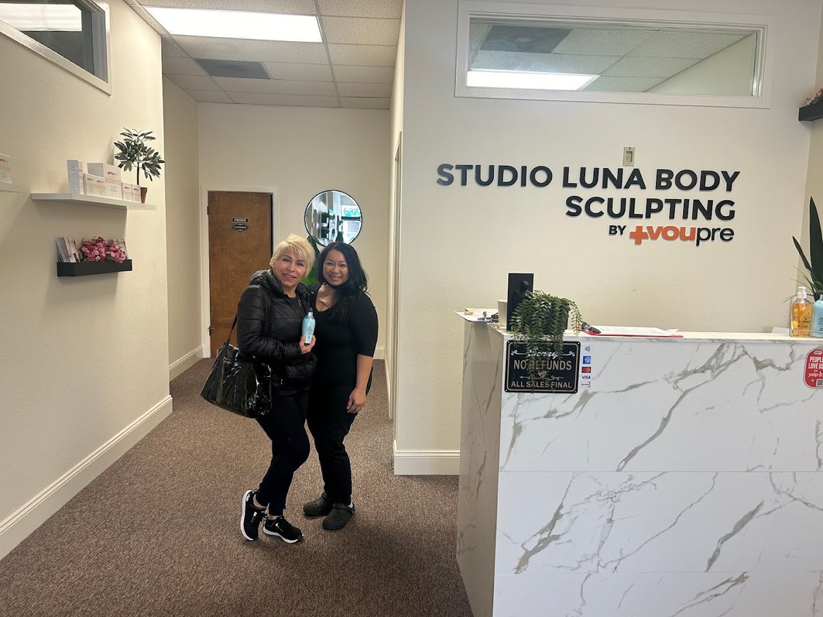 Studio Luna reception